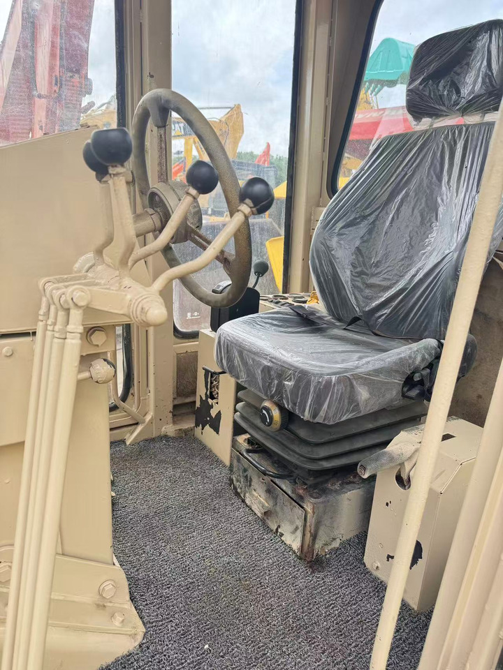 CATERPILLAR 140H - Грейдер: снимка 4 CATERPILLAR 140H - Грейдер: снимка 4