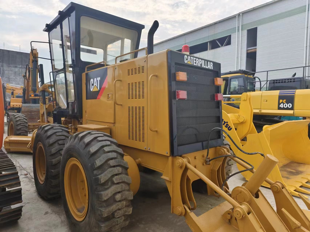 CATERPILLAR 140H - Грейдер: снимка 4 CATERPILLAR 140H - Грейдер: снимка 4