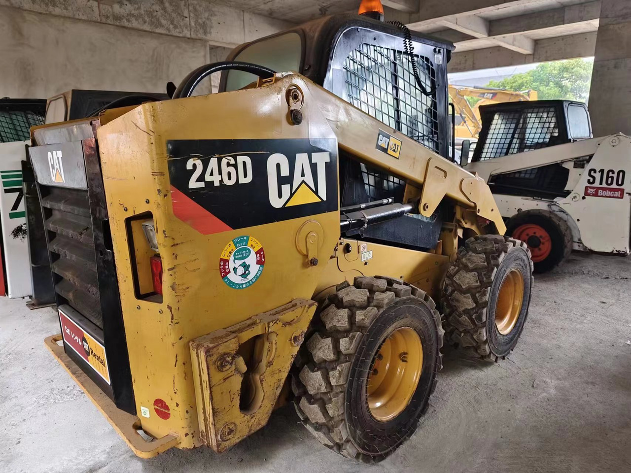 CATERPILLAR 246D - Мини челен товарач: снимка 3 CATERPILLAR 246D - Мини челен товарач: снимка 3