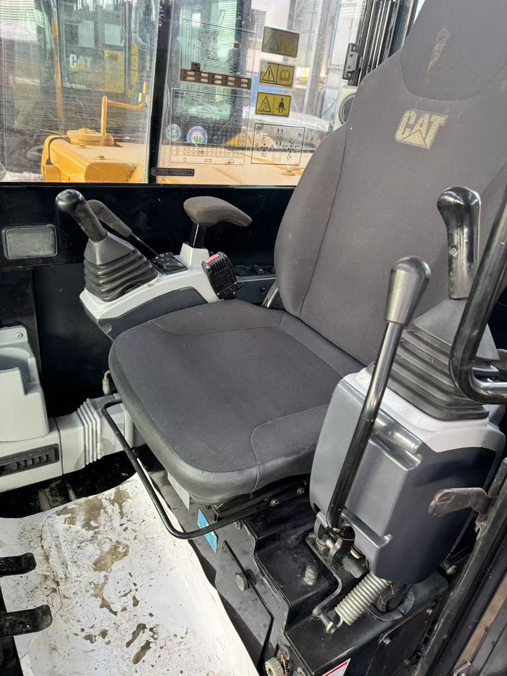 CATERPILLAR 305.5E2 - Мини багер: снимка 3 CATERPILLAR 305.5E2 - Мини багер: снимка 3