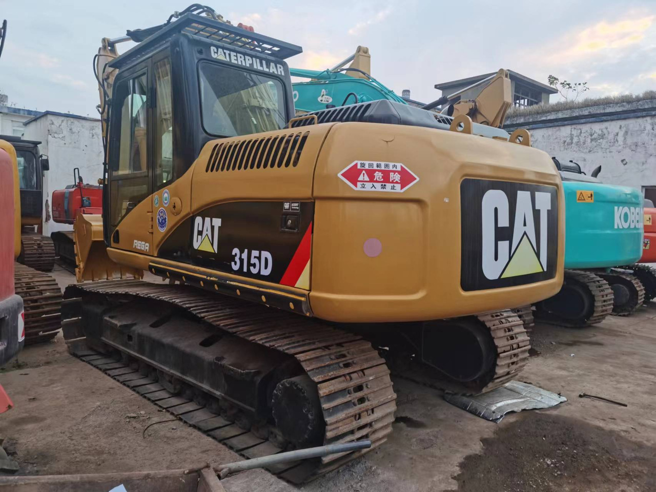 CATERPILLAR 315D - Верижен багер: снимка 1 CATERPILLAR 315D - Верижен багер: снимка 1