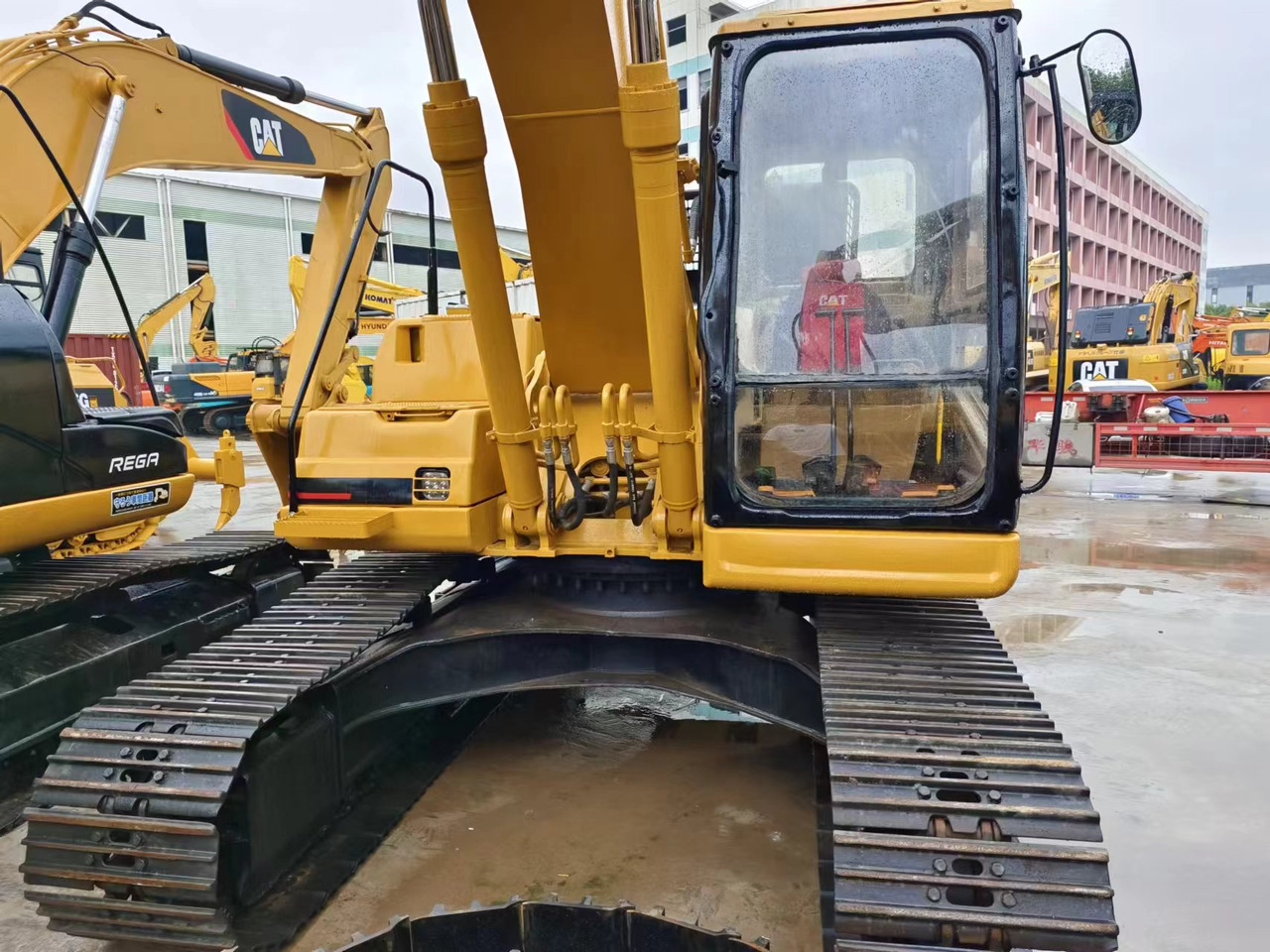 CATERPILLAR 320BL - Верижен багер: снимка 3 CATERPILLAR 320BL - Верижен багер: снимка 3