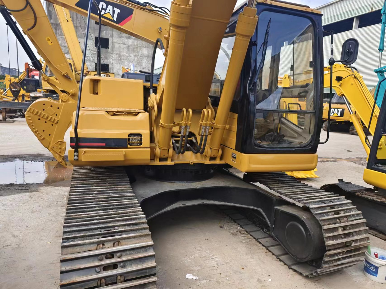CATERPILLAR 320BL - Верижен багер: снимка 2 CATERPILLAR 320BL - Верижен багер: снимка 2