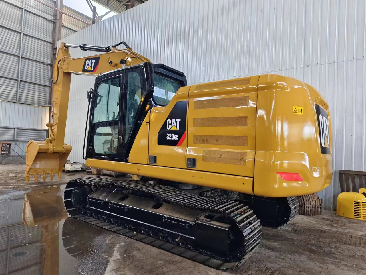 CATERPILLAR 320GC - Верижен багер: снимка 1 CATERPILLAR 320GC - Верижен багер: снимка 1