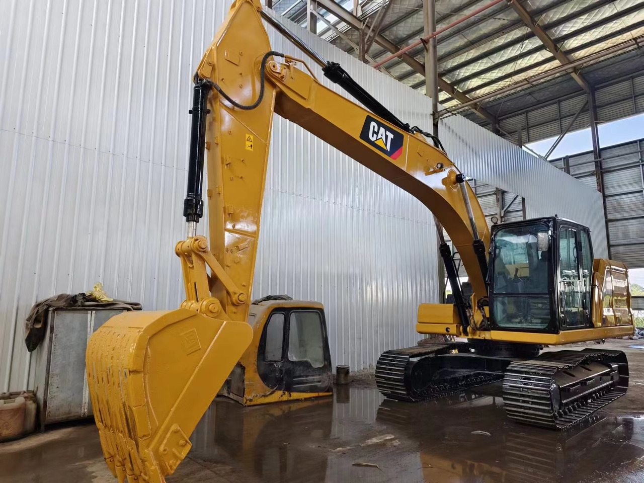 CATERPILLAR 320GC - Верижен багер: снимка 2 CATERPILLAR 320GC - Верижен багер: снимка 2