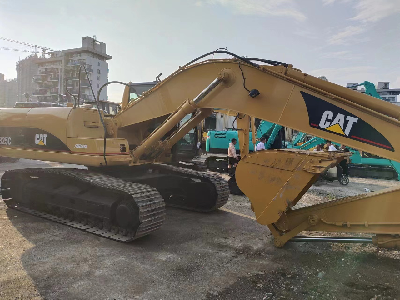 CATERPILLAR 325C - Верижен багер: снимка 3 CATERPILLAR 325C - Верижен багер: снимка 3