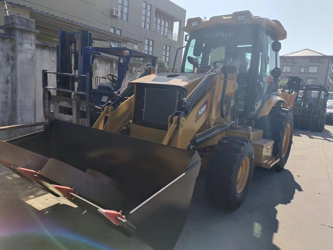 CATERPILLAR 420F - Багер-товарач: снимка 4 CATERPILLAR 420F - Багер-товарач: снимка 4