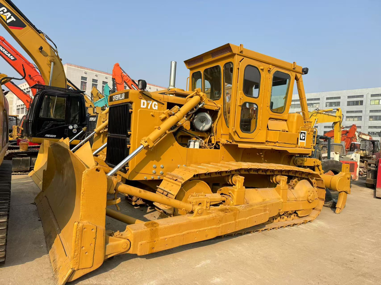 CATERPILLAR D7G - Булдозер: снимка 1 CATERPILLAR D7G - Булдозер: снимка 1