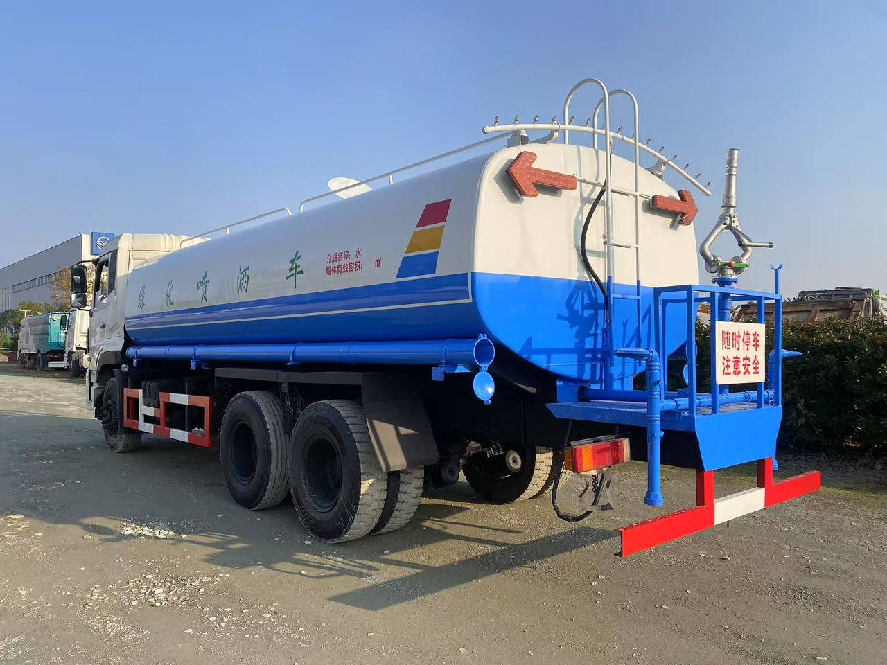 DONGFENG 20000L water truck Sprinkler - Камион цистерна: снимка 3 DONGFENG 20000L water truck Sprinkler - Камион цистерна: снимка 3