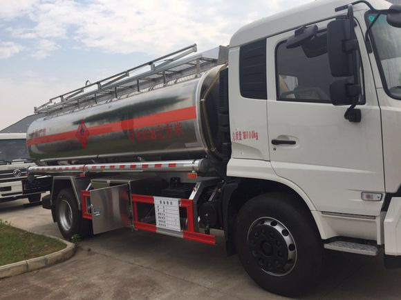 DONGFENG Tank truck - Камион цистерна: снимка 2 DONGFENG Tank truck - Камион цистерна: снимка 2
