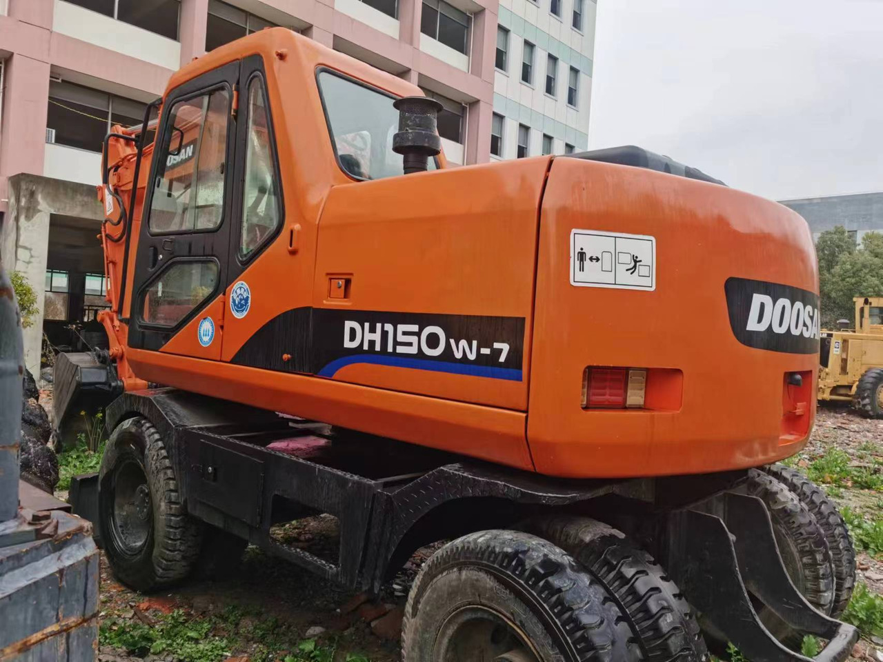 DOOSAN DH150W-7 - Колесен багер: снимка 2 DOOSAN DH150W-7 - Колесен багер: снимка 2