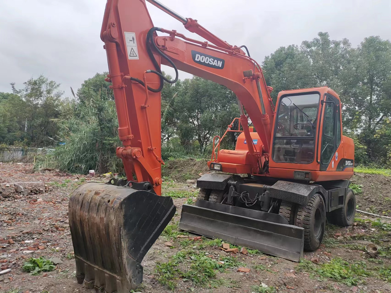 DOOSAN DH150W-7 - Колесен багер: снимка 2 DOOSAN DH150W-7 - Колесен багер: снимка 2
