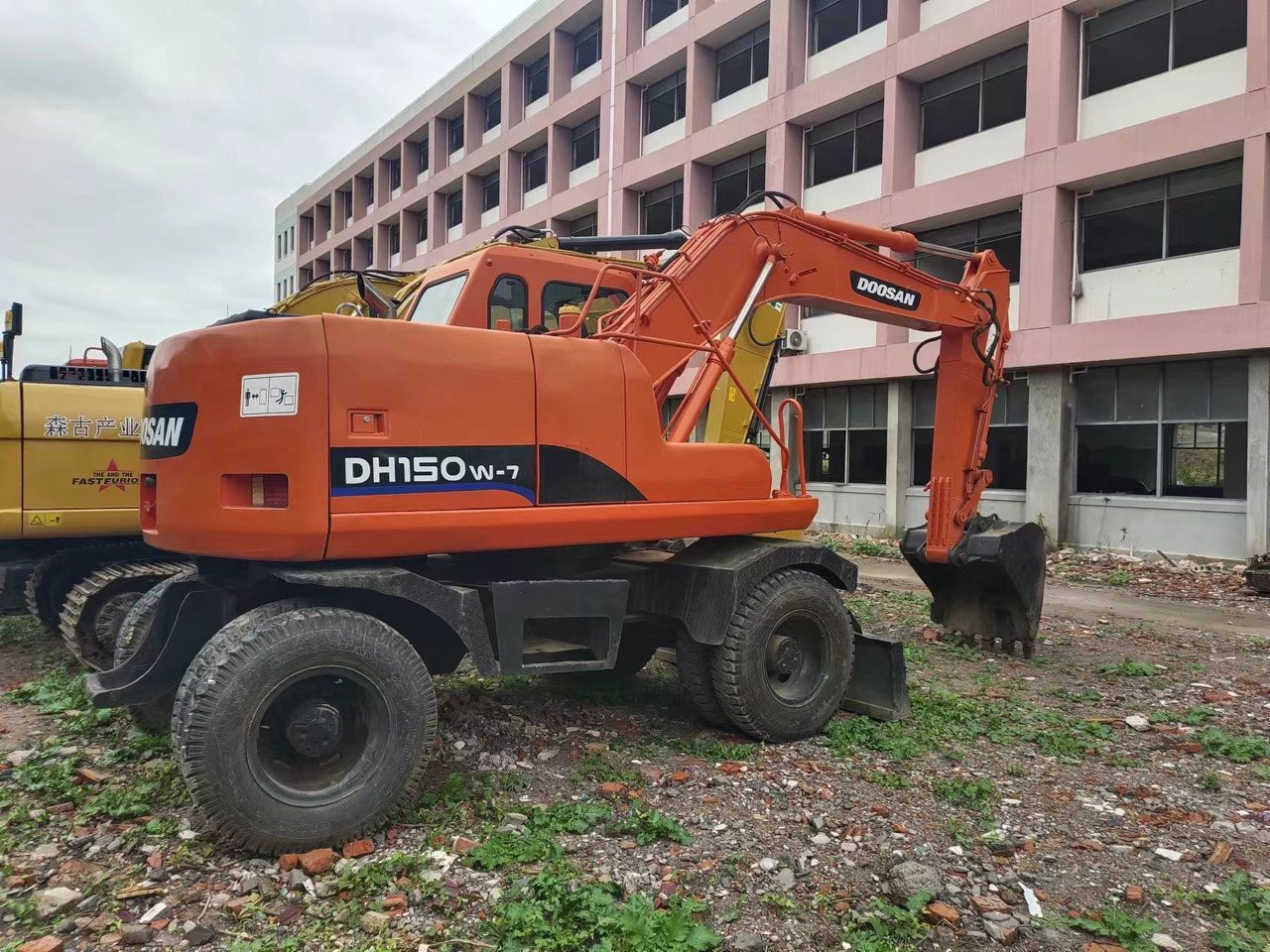 DOOSAN DH150W-7 - Колесен багер: снимка 5 DOOSAN DH150W-7 - Колесен багер: снимка 5