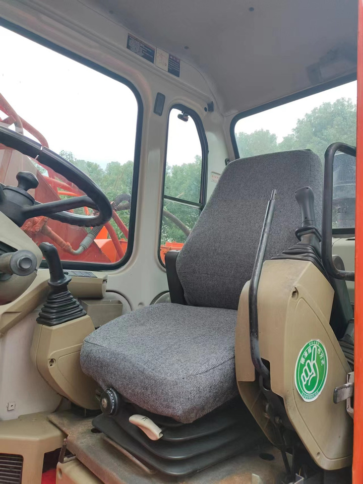 DOOSAN DH150W-7 - Колесен багер: снимка 4 DOOSAN DH150W-7 - Колесен багер: снимка 4