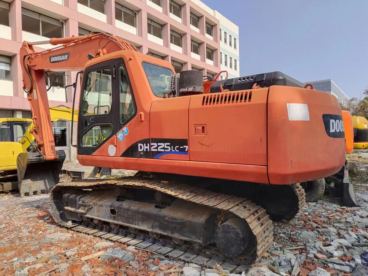 DOOSAN DH225LC-7 - Верижен багер: снимка 2 DOOSAN DH225LC-7 - Верижен багер: снимка 2