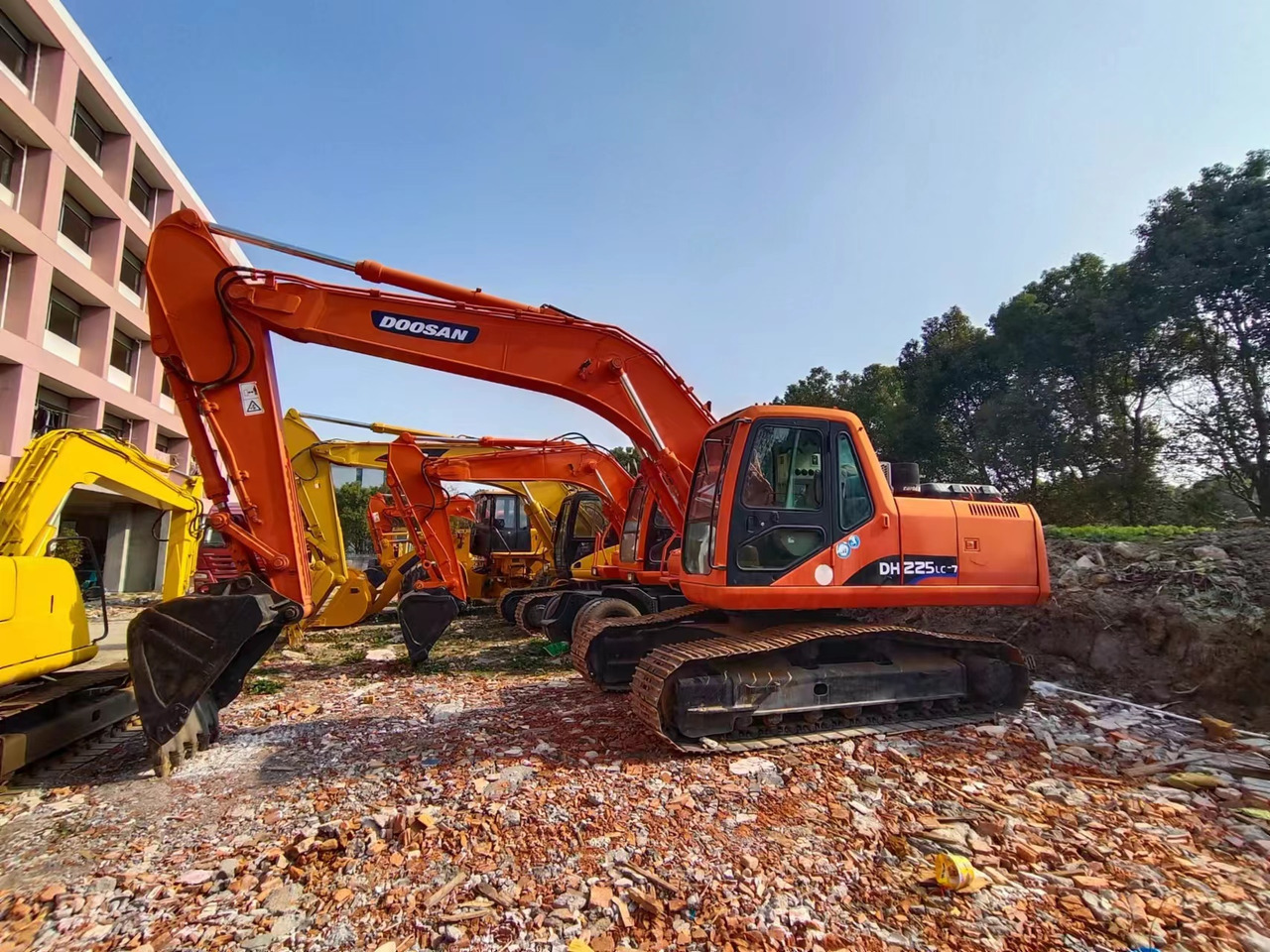 DOOSAN DH225LC-7 - Верижен багер: снимка 1 DOOSAN DH225LC-7 - Верижен багер: снимка 1