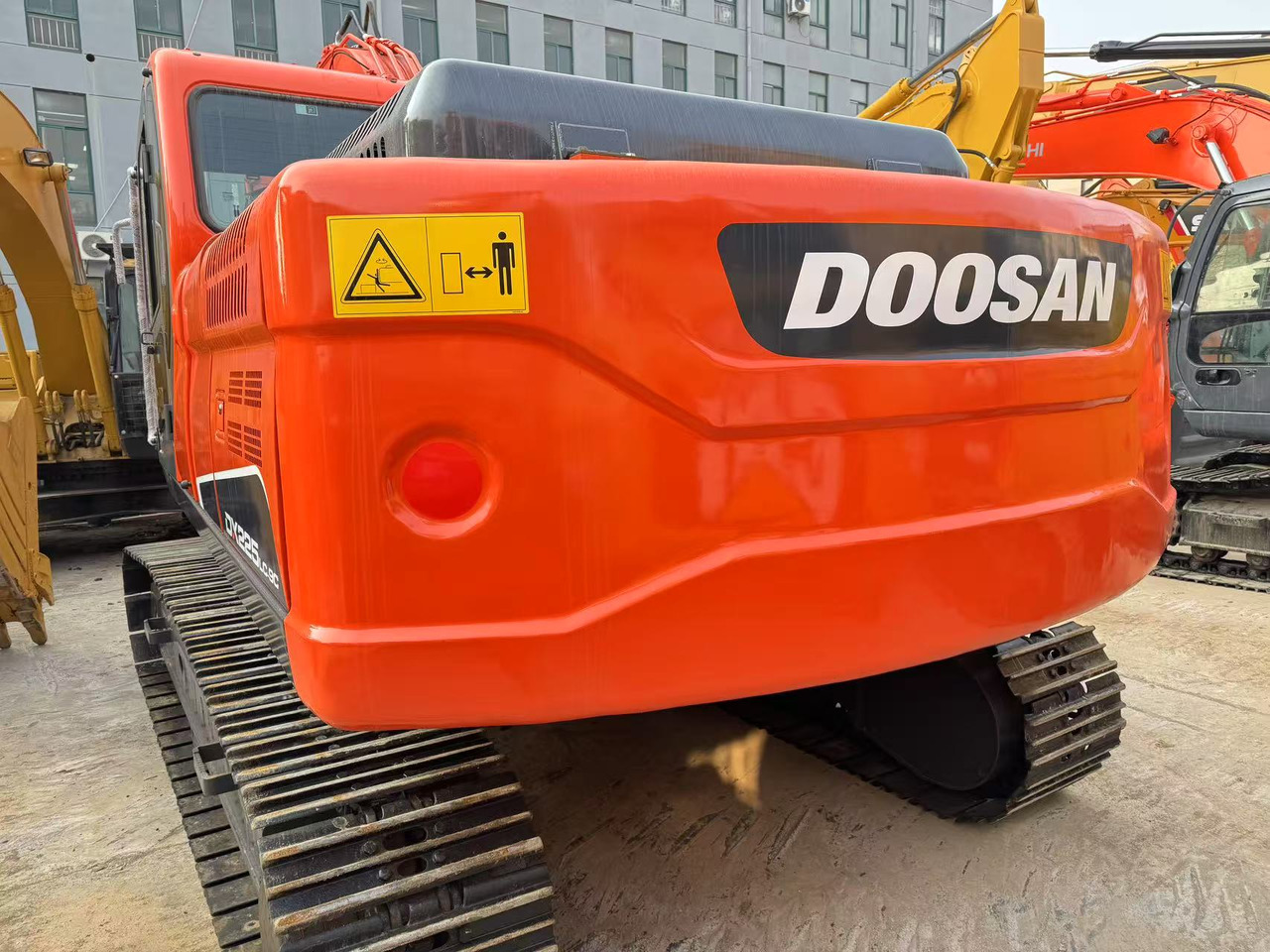 DOOSAN DX225 - Верижен багер: снимка 3 DOOSAN DX225 - Верижен багер: снимка 3