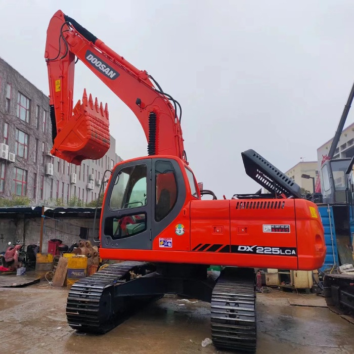 DOOSAN DX225LCA - Верижен багер: снимка 5 DOOSAN DX225LCA - Верижен багер: снимка 5
