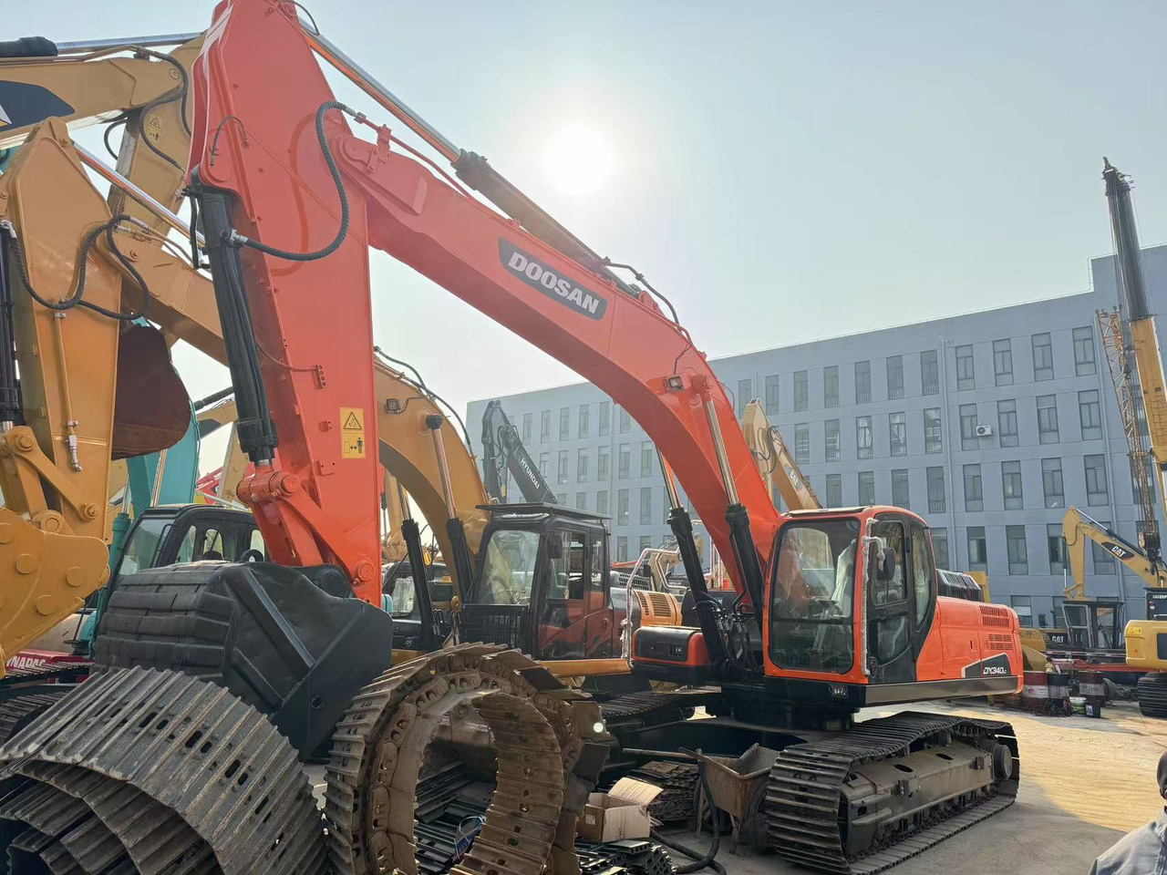 DOOSAN DX340LC - Верижен багер: снимка 2 DOOSAN DX340LC - Верижен багер: снимка 2
