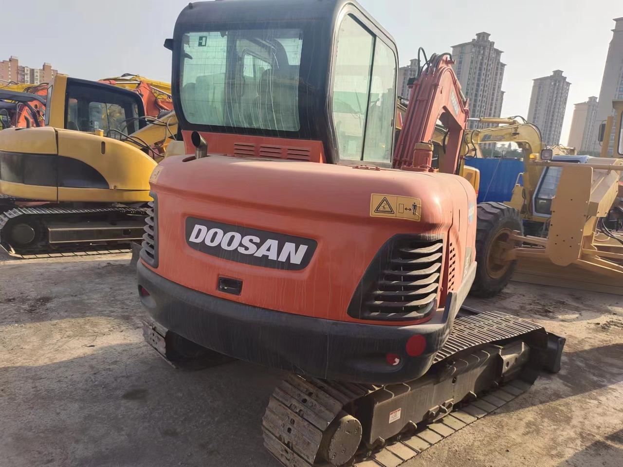 DOOSAN DX60 - Мини багер: снимка 5 DOOSAN DX60 - Мини багер: снимка 5