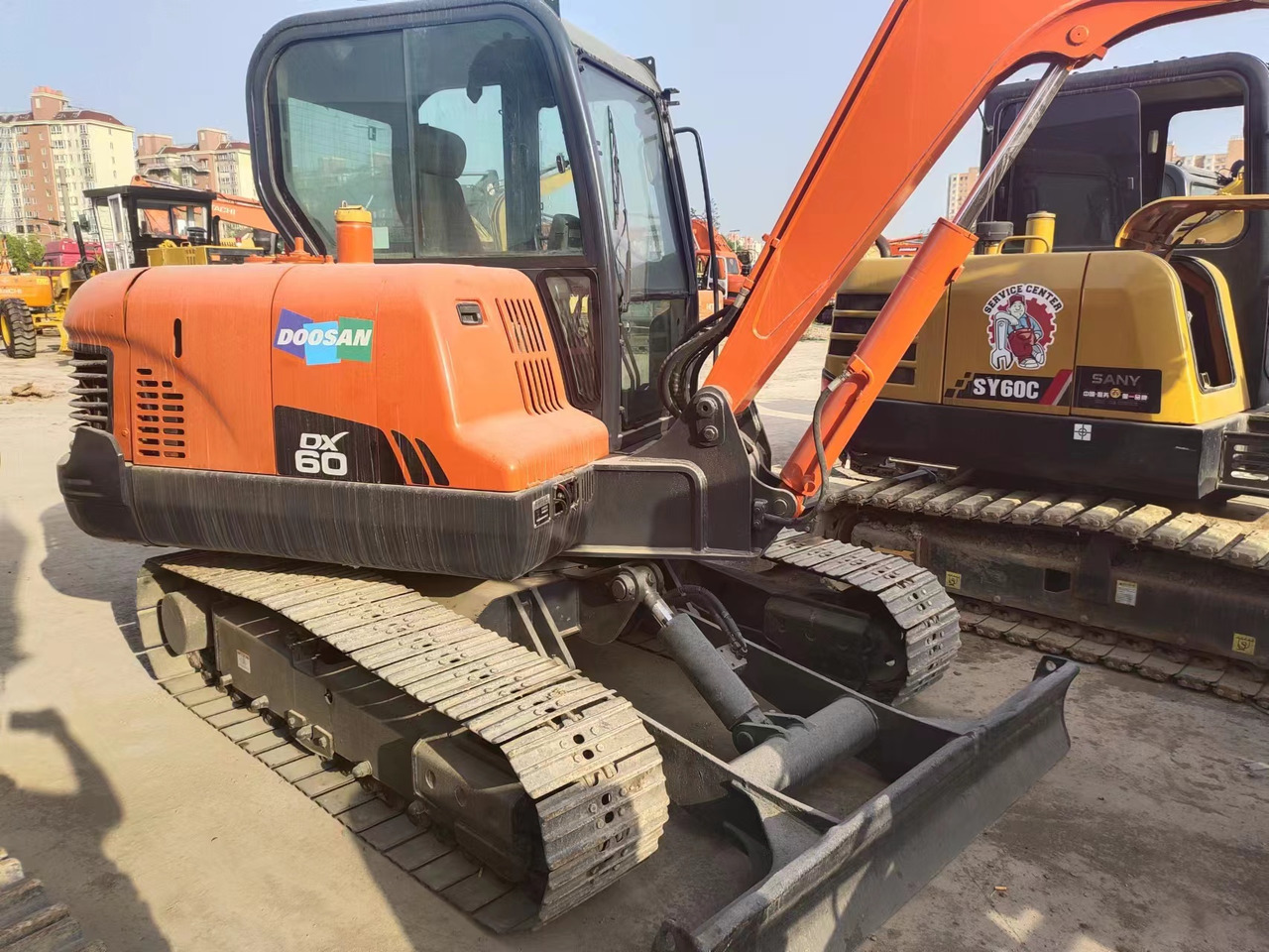 DOOSAN DX60 - Мини багер: снимка 1 DOOSAN DX60 - Мини багер: снимка 1