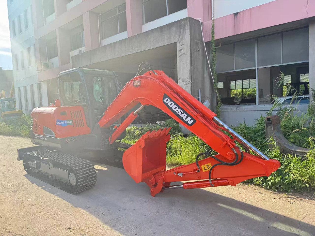 DOOSAN DX60 - Мини багер: снимка 5 DOOSAN DX60 - Мини багер: снимка 5