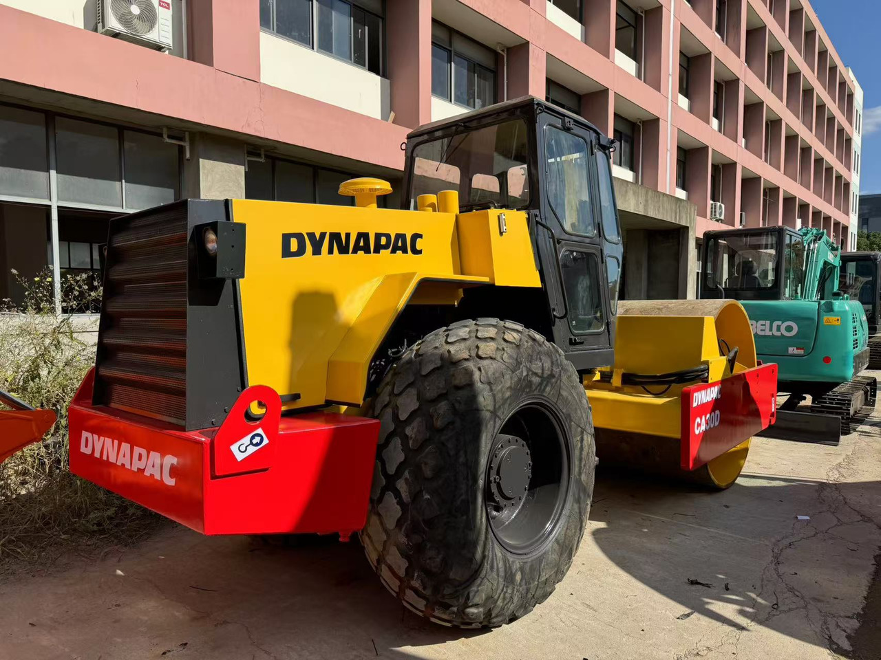 DYNAPAC CA30D - Компактор: снимка 1 DYNAPAC CA30D - Компактор: снимка 1