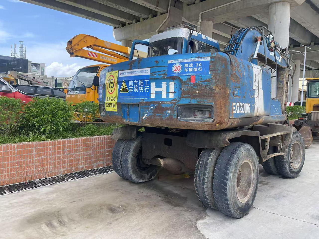 HITACHI EX100WD-2 - Колесен багер: снимка 3 HITACHI EX100WD-2 - Колесен багер: снимка 3
