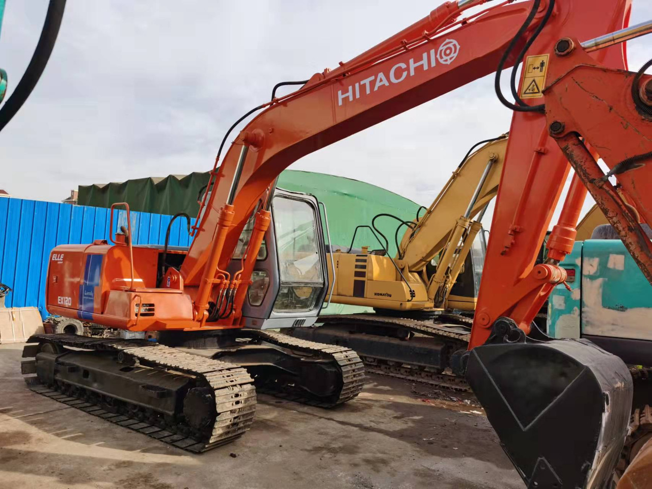 HITACHI EX120-2 - Верижен багер: снимка 1 HITACHI EX120-2 - Верижен багер: снимка 1