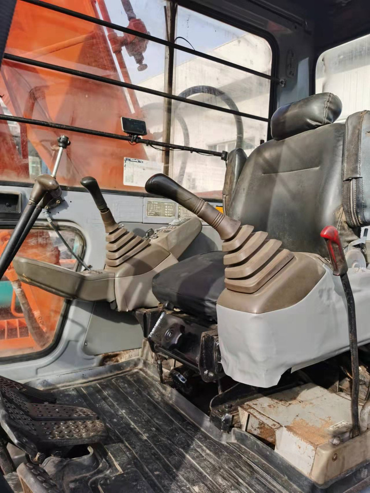 HITACHI EX120-2 - Верижен багер: снимка 5 HITACHI EX120-2 - Верижен багер: снимка 5