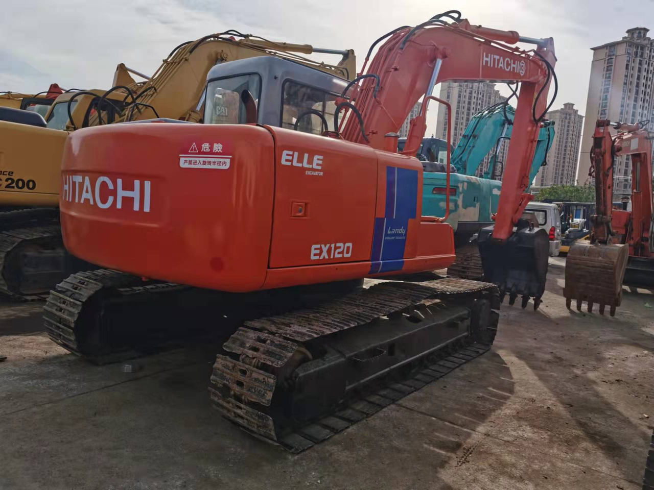 HITACHI EX120-2 - Верижен багер: снимка 2 HITACHI EX120-2 - Верижен багер: снимка 2