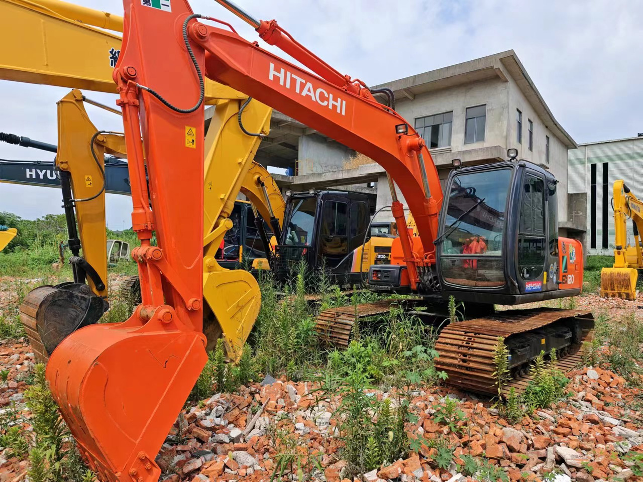 HITACHI EX120-5 - Верижен багер: снимка 1 HITACHI EX120-5 - Верижен багер: снимка 1