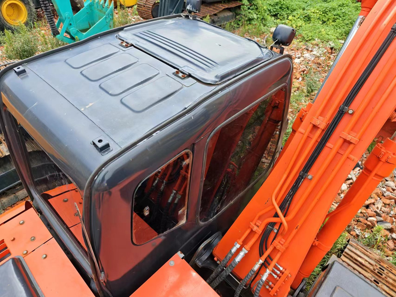 HITACHI EX120-5 - Верижен багер: снимка 2 HITACHI EX120-5 - Верижен багер: снимка 2