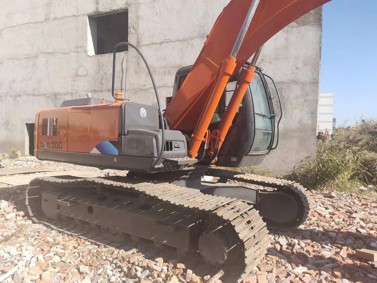 HITACHI ZX200 - Верижен багер: снимка 3 HITACHI ZX200 - Верижен багер: снимка 3