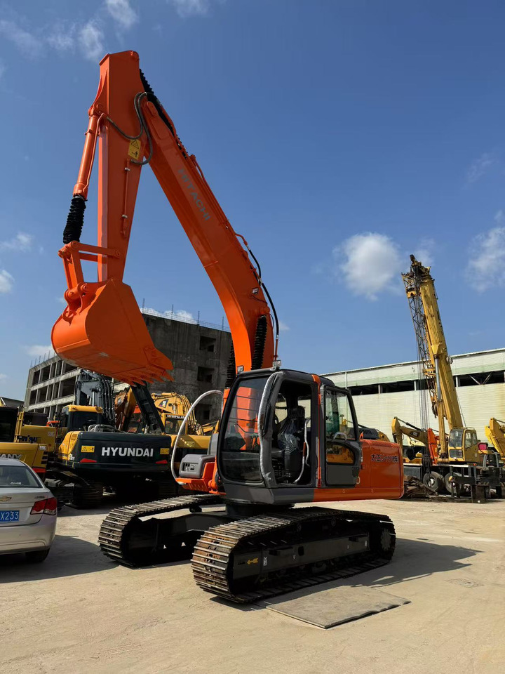 HITACHI ZX200 - Верижен багер: снимка 2 HITACHI ZX200 - Верижен багер: снимка 2