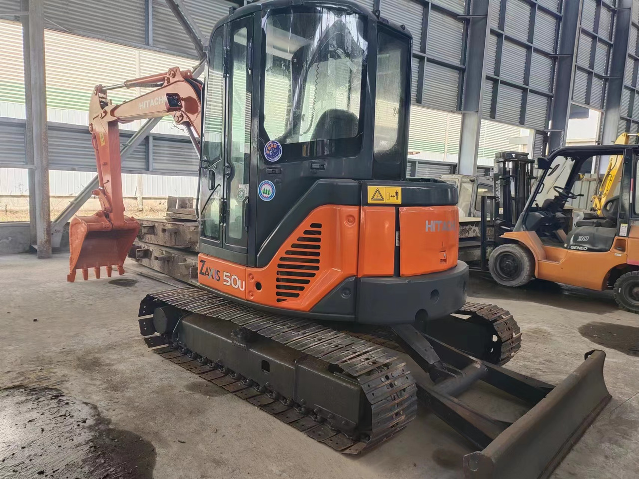 HITACHI ZX50U - Мини багер: снимка 2 HITACHI ZX50U - Мини багер: снимка 2