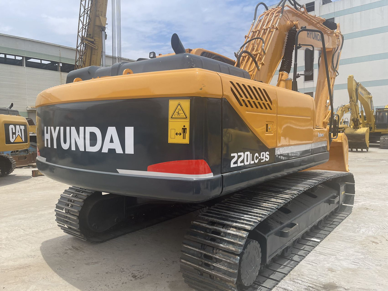 HYUNDAI 220LC-9S - Верижен багер: снимка 1 HYUNDAI 220LC-9S - Верижен багер: снимка 1