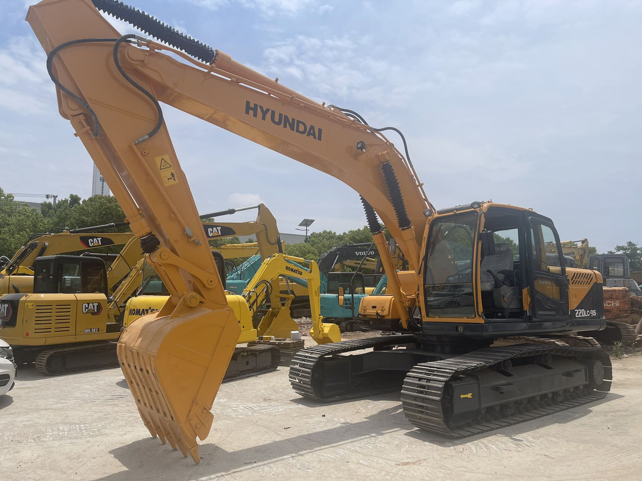 HYUNDAI 220LC-9S - Верижен багер: снимка 3 HYUNDAI 220LC-9S - Верижен багер: снимка 3