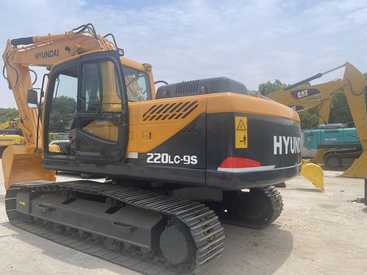 HYUNDAI 220LC-9S - Верижен багер: снимка 2 HYUNDAI 220LC-9S - Верижен багер: снимка 2