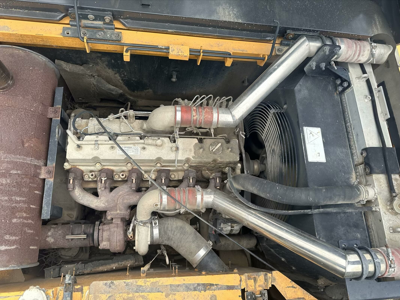 Верижен багер HYUNDAI R305LC-9T: снимка 6 Верижен багер HYUNDAI R305LC-9T: снимка 6