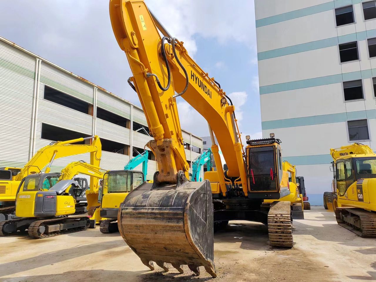 HYUNDAI R385LC-9T R305 R220 - Верижен багер: снимка 2 HYUNDAI R385LC-9T R305 R220 - Верижен багер: снимка 2