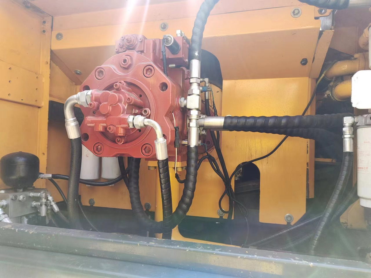 HYUNDAI R385LC-9T R305 R220 - Верижен багер: снимка 5 HYUNDAI R385LC-9T R305 R220 - Верижен багер: снимка 5