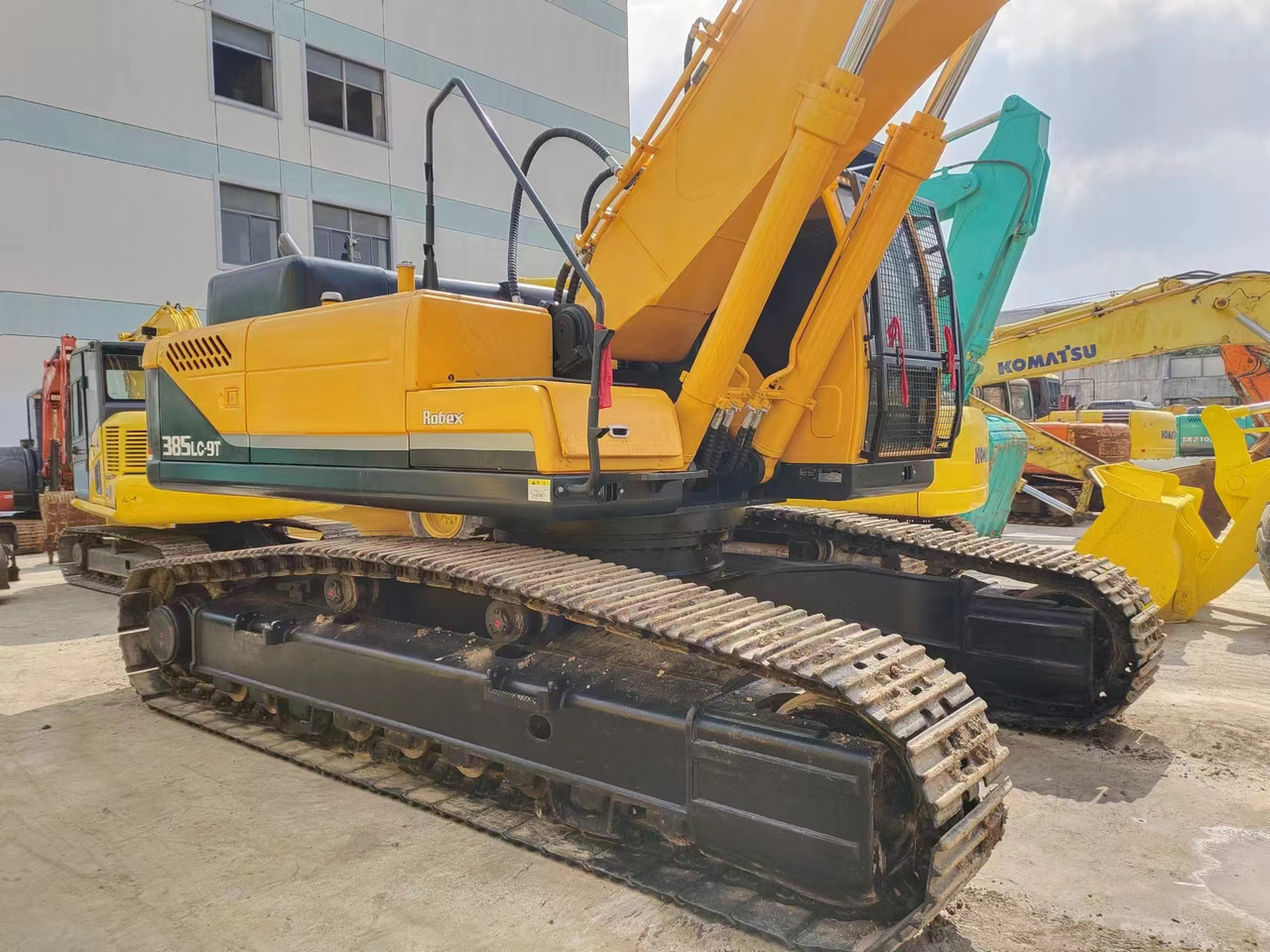 HYUNDAI R385LC-9T R305 R220 - Верижен багер: снимка 4 HYUNDAI R385LC-9T R305 R220 - Верижен багер: снимка 4