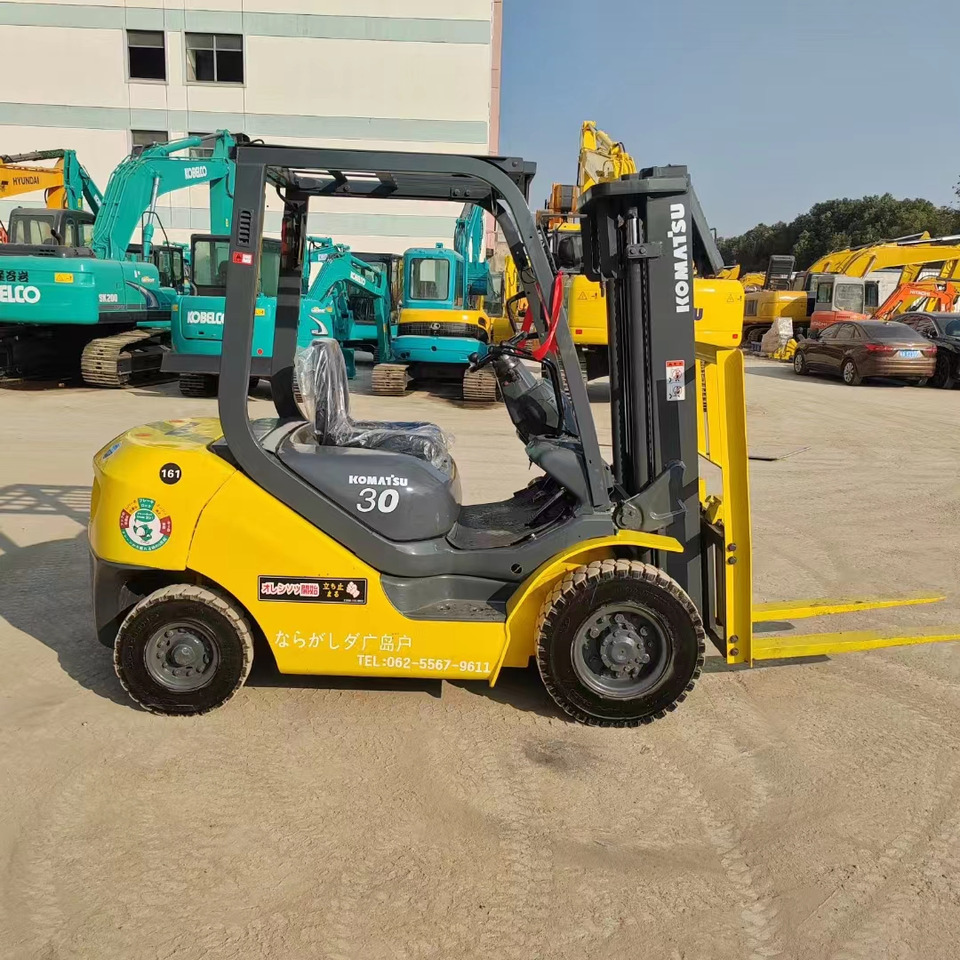 KOMATSU FD30 - Дизелов мотокар: снимка 4 KOMATSU FD30 - Дизелов мотокар: снимка 4