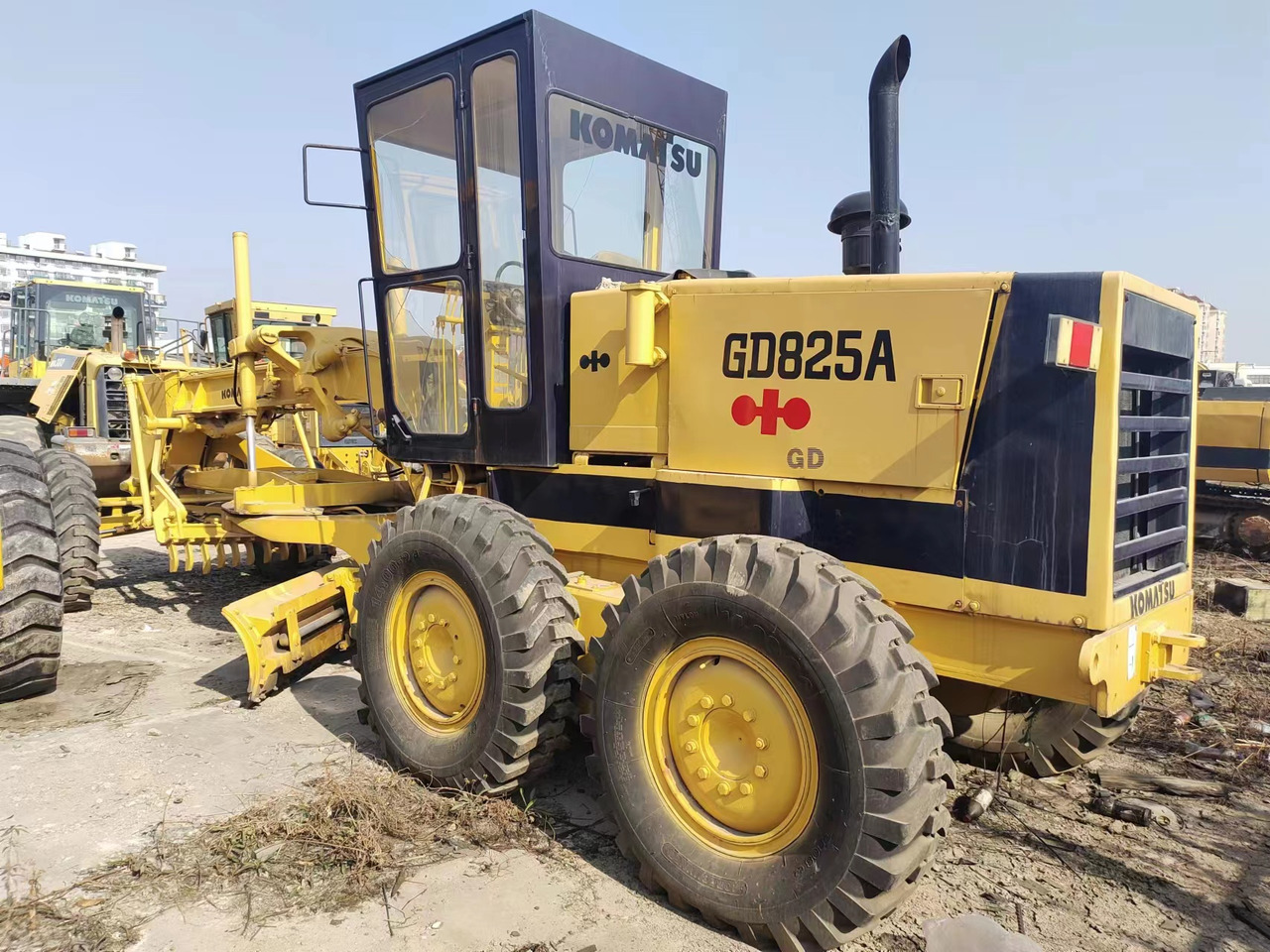 KOMATSU GD825A - Грейдер: снимка 2 KOMATSU GD825A - Грейдер: снимка 2