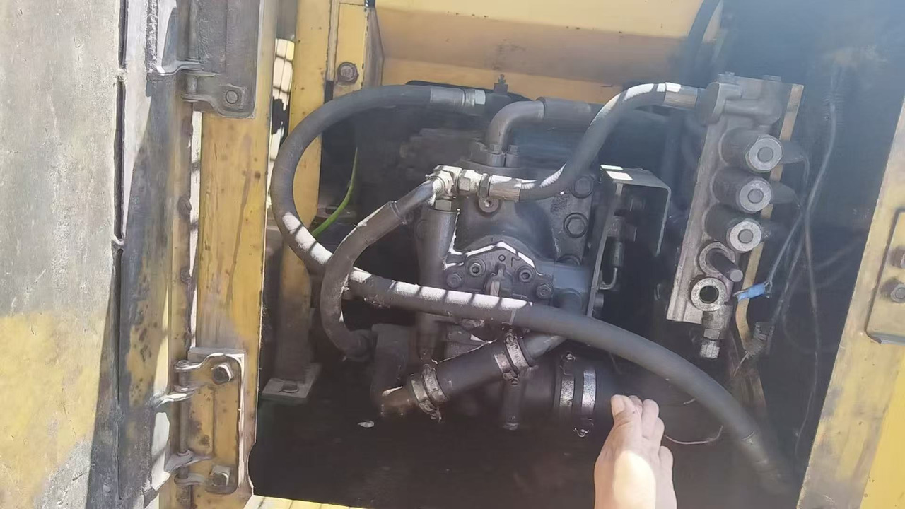 KOMATSU PC120-6 - Верижен багер: снимка 3 KOMATSU PC120-6 - Верижен багер: снимка 3