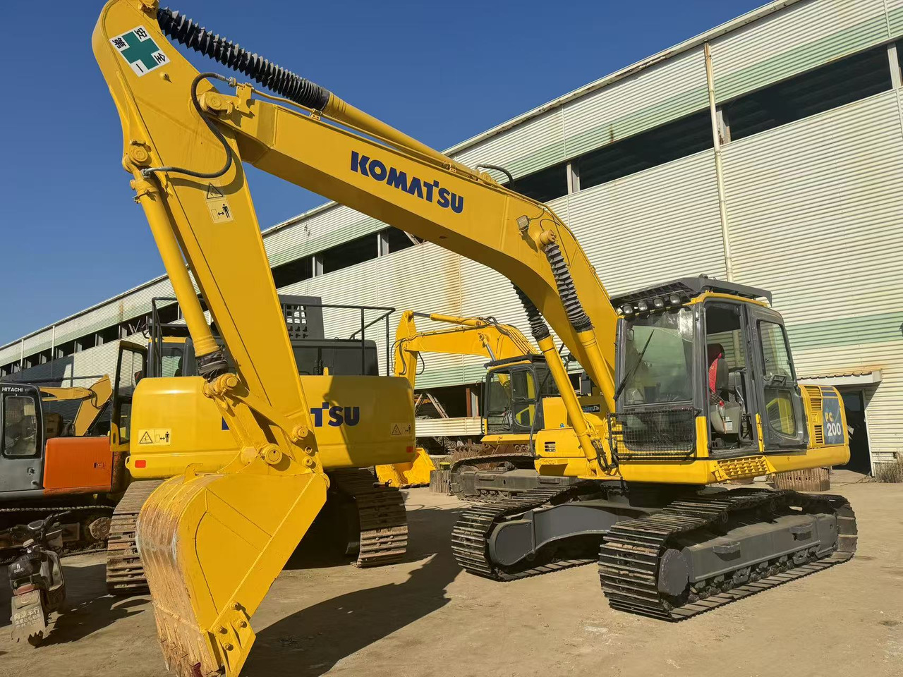 KOMATSU PC200-8 - Верижен багер: снимка 1 KOMATSU PC200-8 - Верижен багер: снимка 1