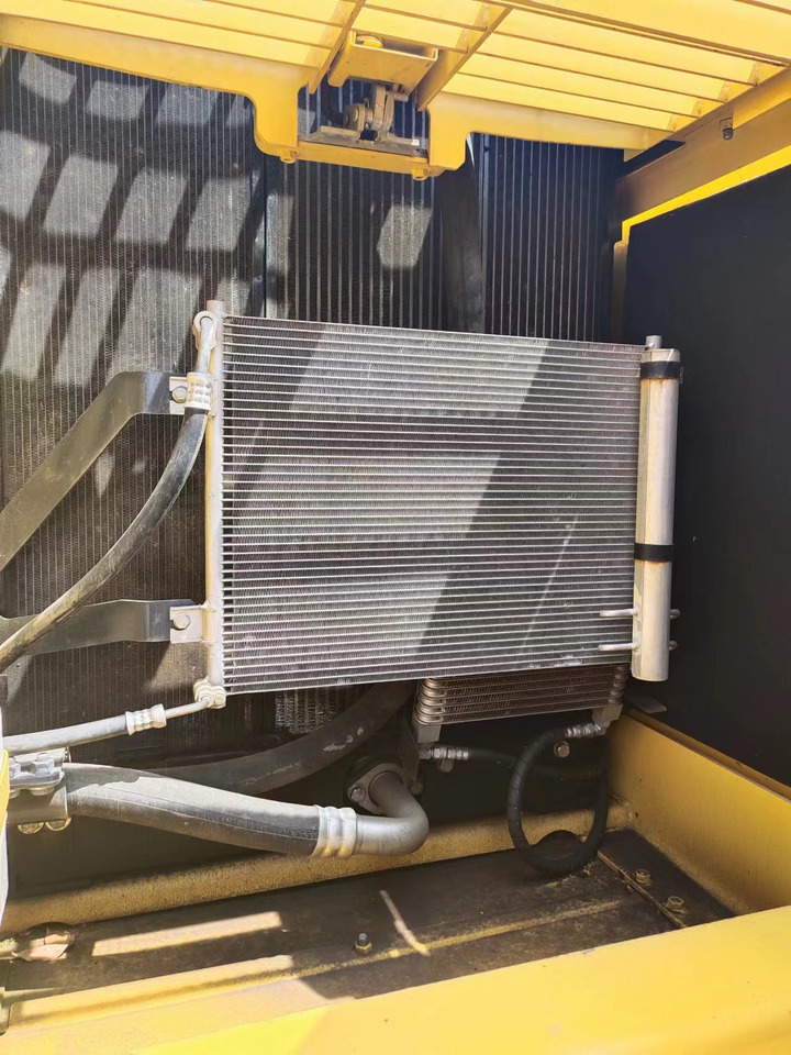 KOMATSU PC200-8 - Верижен багер: снимка 5 KOMATSU PC200-8 - Верижен багер: снимка 5