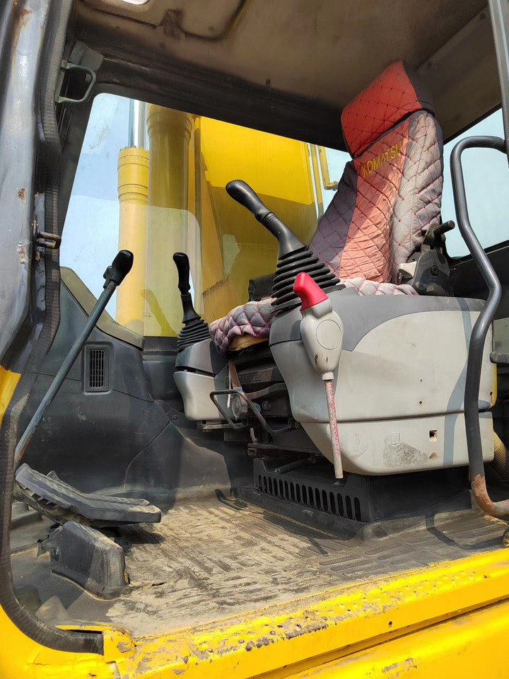 KOMATSU PC220-7 PC200-7 - Верижен багер: снимка 4 KOMATSU PC220-7 PC200-7 - Верижен багер: снимка 4