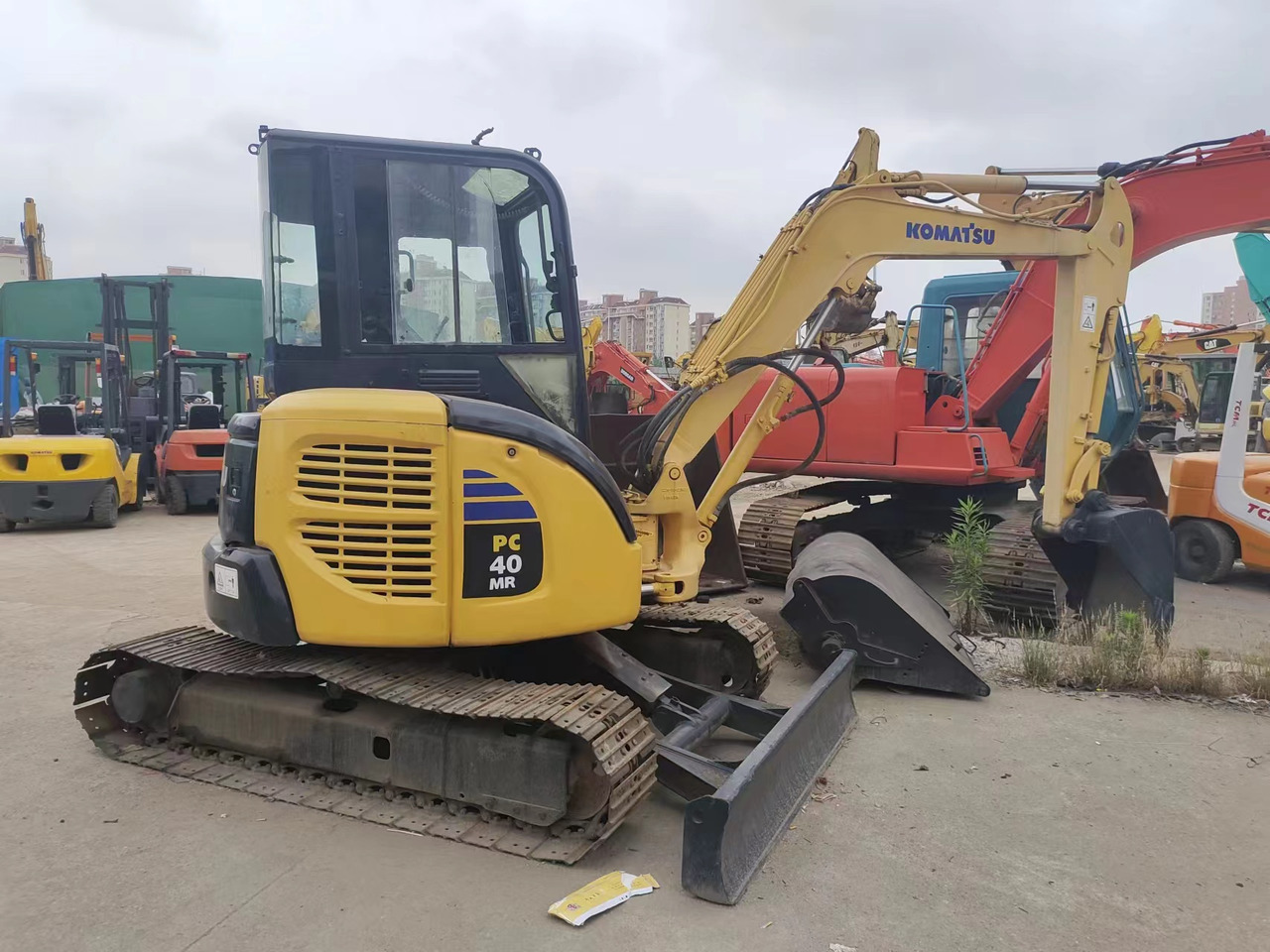 KOMATSU PC40MR - Мини багер: снимка 1 KOMATSU PC40MR - Мини багер: снимка 1